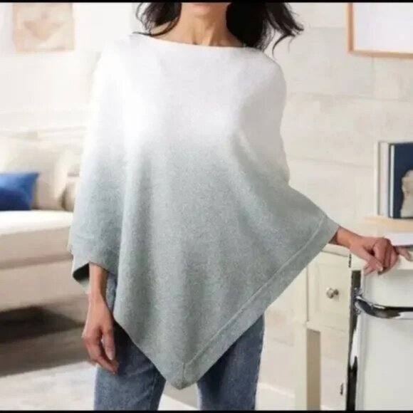 Barefoot Dreams Cozy Chic Ultra Ocean Breeze Poncho Ombre Waterfall - Picture 1 of 4